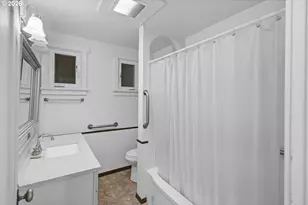 842 Oregon Ave, North Bend, OR 97459 - Photo 17