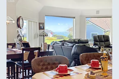 204 Schooner Bay Dr, Brookings, OR 97415 - Photo 11