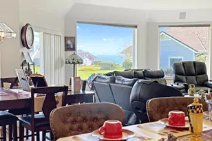 204 Schooner Bay Dr, Brookings, OR 97415 - Photo 11