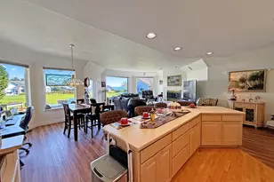 204 Schooner Bay Dr, Brookings, OR 97415 - Photo 13