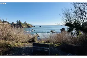 204 Schooner Bay Dr, Brookings, OR 97415 - Photo 5