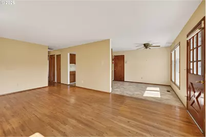 17705 SE Marie St, Portland, OR 97236 - Photo 5