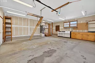 17705 SE Marie St, Portland, OR 97236 - Photo 29