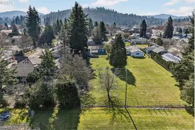 17705 SE Marie St, Portland, OR 97236 - Photo 45