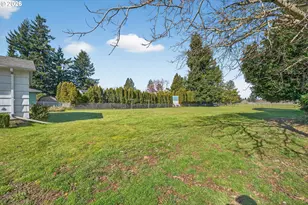 17705 SE Marie St, Portland, OR 97236 - Photo 35