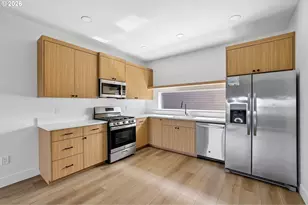 9027 NE Hoyt St, Portland, OR 97220 - Photo 17