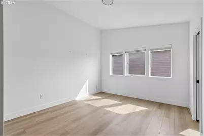 9027 NE Hoyt St, Portland, OR 97220 - Photo 37