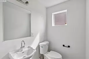 9027 NE Hoyt St, Portland, OR 97220 - Photo 29