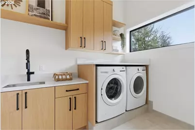 6233 SW Hamilton Way, Portland, OR 97221 - Photo 39