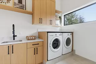 6233 SW Hamilton Way, Portland, OR 97221 - Photo 39