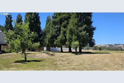 220 Wild River Dr, Roseburg, OR 97470 - Photo 35