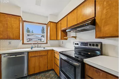 8221 NE Alberta St, Portland, OR 97220 - Photo 11
