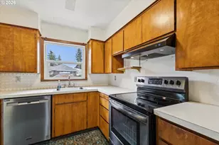 8221 NE Alberta St, Portland, OR 97220 - Photo 11