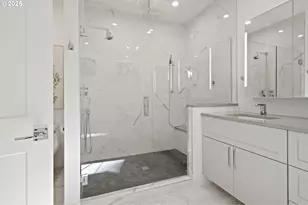 3884 Lake Grove Ave, Lake Oswego, OR 97035 - Photo 25