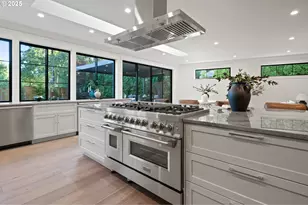 3884 Lake Grove Ave, Lake Oswego, OR 97035 - Photo 11