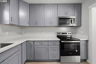 1219 SE Rhine St, Portland, OR 97202 - Photo 11