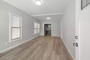 1219 SE Rhine St, Portland, OR 97202 - Photo 5