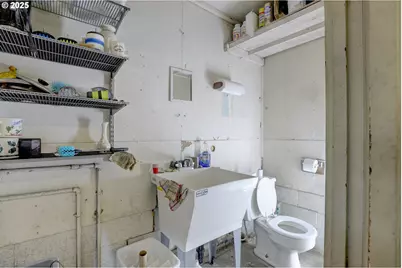 702 Myrtle St, The Dalles, OR 97058 - Photo 9