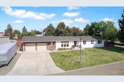 111 Hillcrest Dr, Baker City, OR 97814 - Photo 1