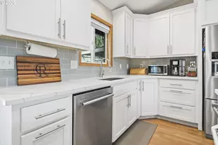 1001 N Broadway St, Estacada, OR 97023 - Photo 17