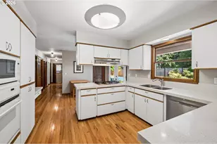 13506 NE Hassalo St, Portland, OR 97230 - Photo 11