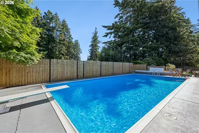 13506 NE Hassalo St, Portland, OR 97230 - Photo 27