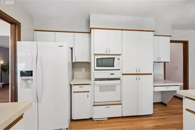 13506 NE Hassalo St, Portland, OR 97230 - Photo 13