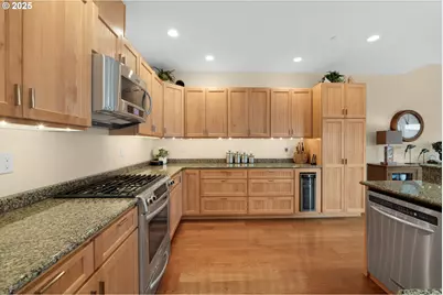 123 S Hemlock St #201, Cannon Beach, OR 97110 - Photo 21