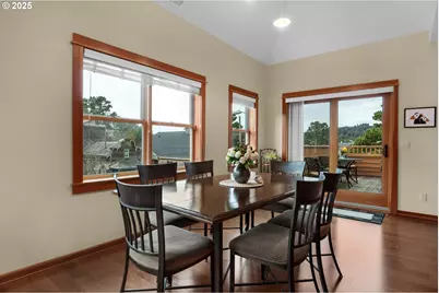 123 S Hemlock St #201, Cannon Beach, OR 97110 - Photo 27