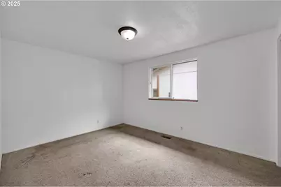 810 Birch St, Junction City, OR 97448 - Photo 13