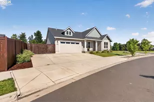 1020 S 33rd St, Springfield, OR 97478 - Photo 5