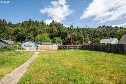 47885 W 1st St, Oakridge, OR 97463 - Photo 23
