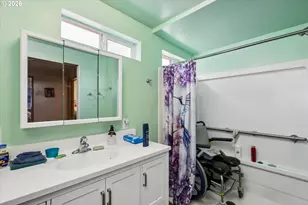 47885 W 1st St, Oakridge, OR 97463 - Photo 15