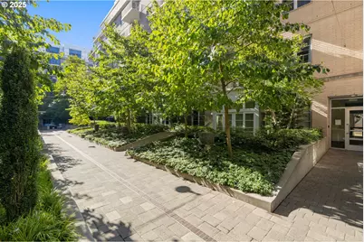 1130 NW 12th Ave #412, Portland, OR 97209 - Photo 29