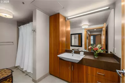 1130 NW 12th Ave #412, Portland, OR 97209 - Photo 25