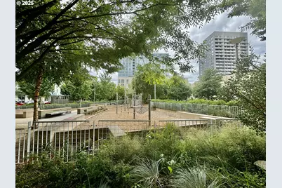 1130 NW 12th Ave #412, Portland, OR 97209 - Photo 31