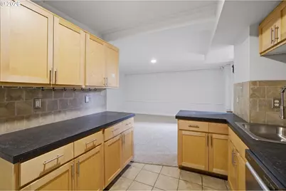 410 NW 18th Ave #007, Portland, OR 97209 - Photo 17