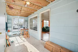 6018 SE 122nd Ave SE, Portland, OR 97236 - Photo 19