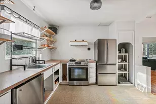 6018 SE 122nd Ave SE, Portland, OR 97236 - Photo 9