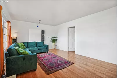 6018 SE 122nd Ave SE, Portland, OR 97236 - Photo 5