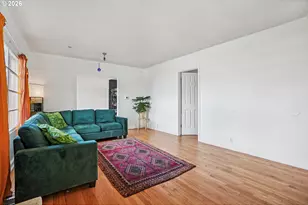 6018 SE 122nd Ave SE, Portland, OR 97236 - Photo 5