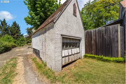 1426 SE Douglas Ave, Roseburg, OR 97470 - Photo 33