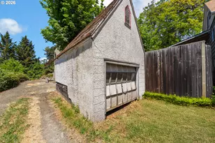 1426 SE Douglas Ave, Roseburg, OR 97470 - Photo 33