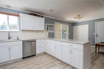 337 NW Birdsdale Ave, Gresham, OR 97030 - Photo 5