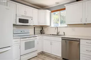 337 NW Birdsdale Ave, Gresham, OR 97030 - Photo 7