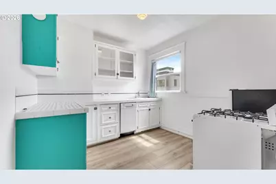 1631 NW Everett St #404, Portland, OR 97209 - Photo 15