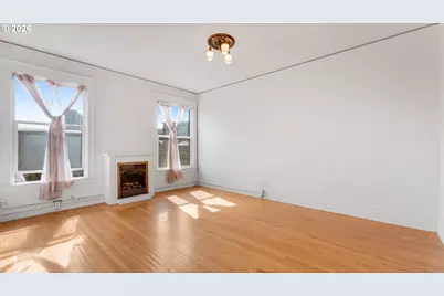 1631 NW Everett St #404, Portland, OR 97209 - Photo 9