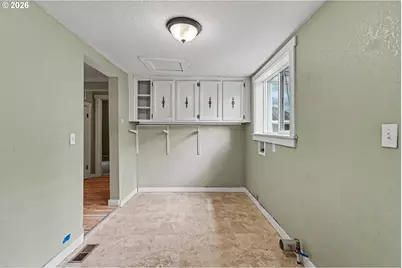 213 Mill St, Silverton, OR 97381 - Photo 23