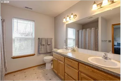 1038 SW Arrowhead Pl, Dundee, OR 97115 - Photo 11