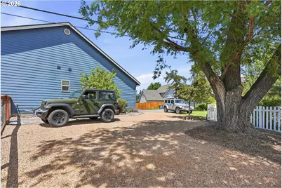 3279 NE Jonahs Ct, Bend, OR 97701 - Photo 21